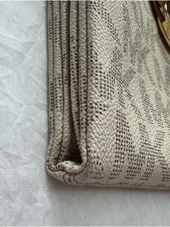 Michael Kors Fulton Vanilla Signature Crossbody - Picture 5 of 16